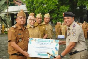 Bupati Syakur Terima 401 SHP Milik Pemerintah dari Kantor ATR/BPN Garut