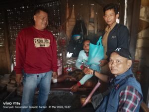 Kolaborasi Aparat Desa Gintung dan Ketua MCS Sukadiri Salurkan Bantuan Sembako untuk Warga