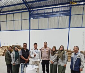 Dukung Ketahanan Pangan, Kapolsek Sukawening Kawal Serapan 21 Ton Jagung ke Gudang Bulog