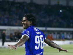 Main 10 Pemain, Persib Tetap Perkasa! Bali United Takluk di GBLA