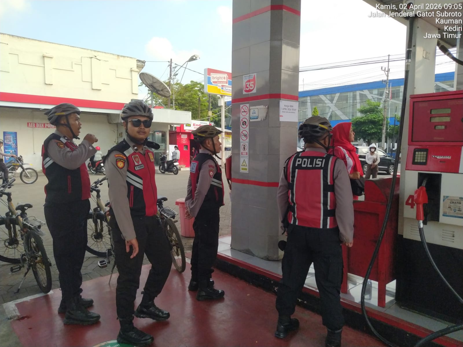 Hadir di Tengah Masyarakat, Polres Nganjuk Gencarkan Patroli Bersepeda Kabupaten Nganjuk