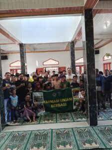 Bikers Farmasi Unjani Cimahi Bandung Kunjungi dan Santuni 55 Anak Yatim di Desa Indralayang Kecamatan Caringin kab.Garut