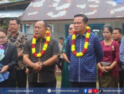 Bupati Dr.Eliyunus Waruwu,S.Pt.,M.Si.bersama Wakil Ketua DPRD Kabupaten Nias Barat,Khamozaro Halawa Hadiri Pelepasan Siswa-Siswi UPTD,SMP.N.3.Lolofitu Moi  Nias Barat:DiscoveryNews.id