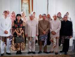Ketua DPRD Garut, Aris Munandar bersama Bupati Hadiri Peringatan Hardiknas 2026 di Garut Jadi Momentum Perkuat Sinergi Tingkatkan Mutu Pendidikan