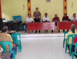 Kapolsek Gunungsitoli Alo’oa IPDA PONIMAN LASE, S.I.P. Menghadiri Pertemuan di Desa Loloanaa Lolomoyo Kec. Gunungsitoli Utara.