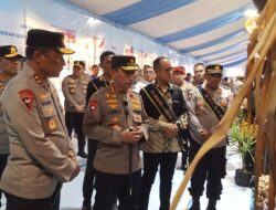 Kapolri Meninjau Kesiapan Kunjungan Presiden Prabowo juga Mengadakan Bakti Sosial dan Bakti Kesehatan