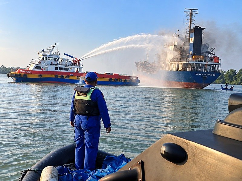 KAPAL-TANKER-MT-NURHASANAH-LIMA-TERBAKAR-DI-PERAIRAN-TELUK-MAJELIS