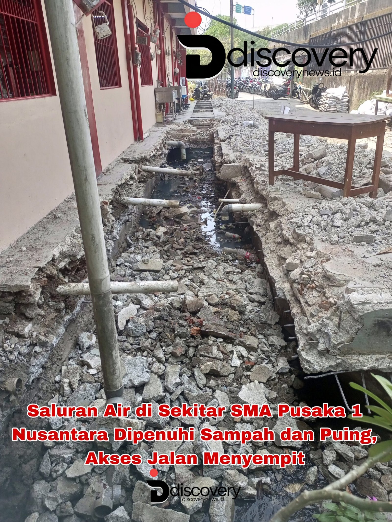 Saluran Air di Sekitar SMA Pusaka 1 Nusantara Dipenuhi Sampah dan Puing, Akses Jalan Menyempit